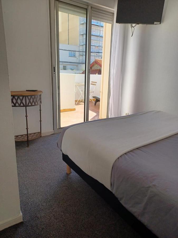 Ezz'Hotel Canet Exterior photo