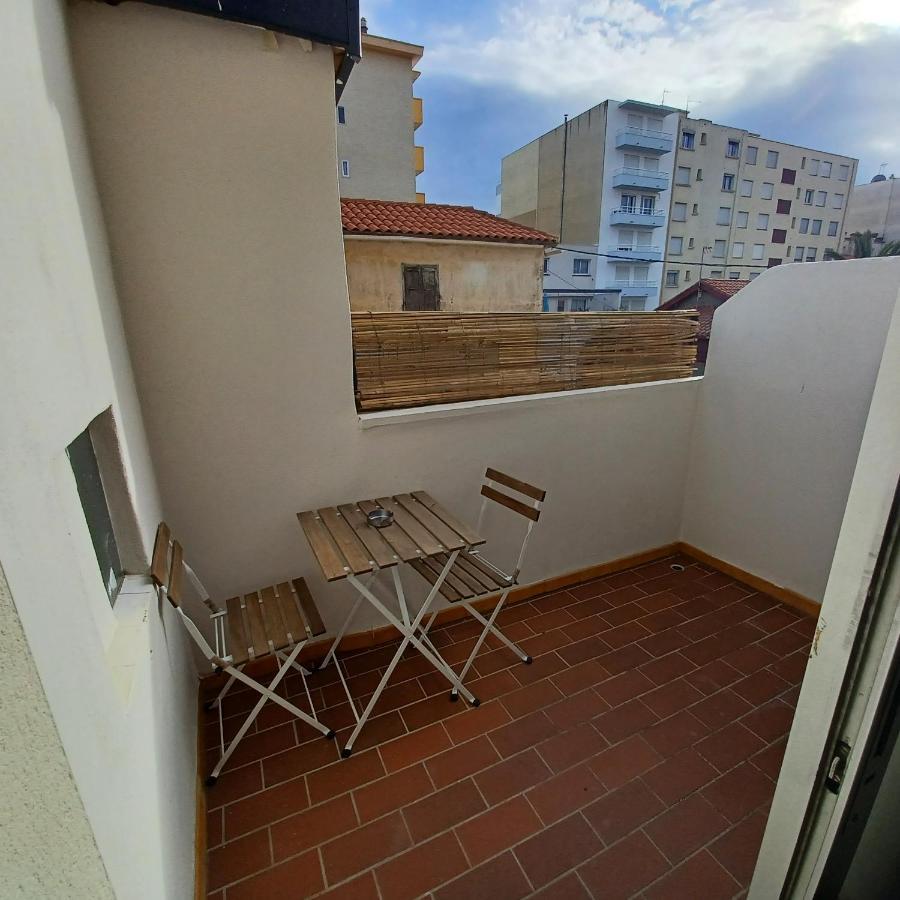 Ezz'Hotel Canet Exterior photo